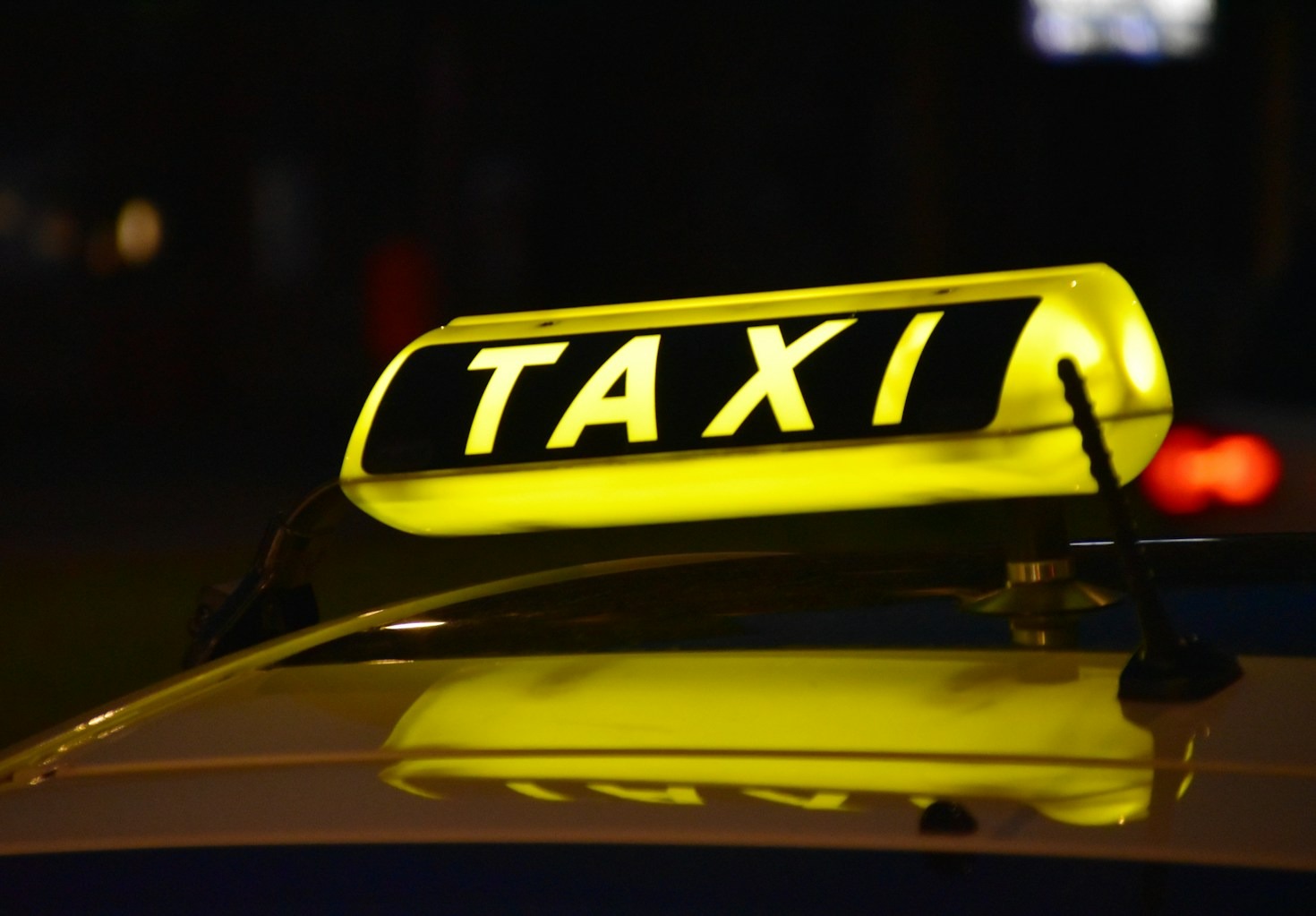 Top Features of a Modern Taxi Booking Platform