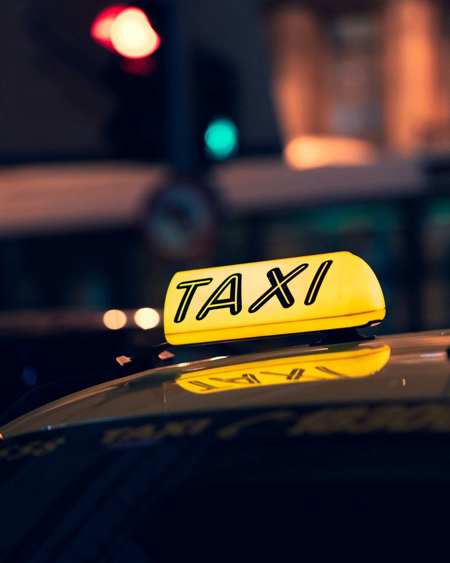 5 Reasons to Switch to a Professional Taxi Platform